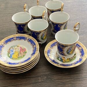 Elegant Blue and Gold Dining Mugs Set